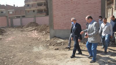 محافظ القليوبية يتفقد مشروعات حياة كريمة بشبين القناطر 