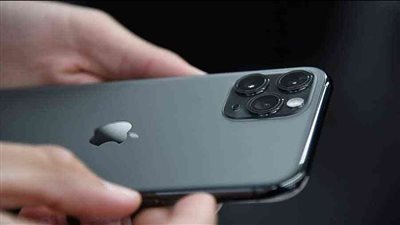 فنان أمريكي يبيع آيفون 2007 بثروة ضخمة