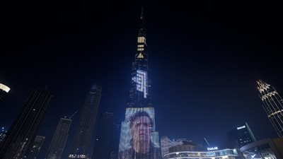 برج خليفة يضيئ بالسلسلة الوثائقية 