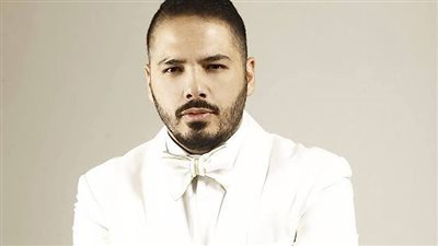 رامي عياش يوقف حفله بالموسيقى العربية بسبب معجبة| تفاصيل