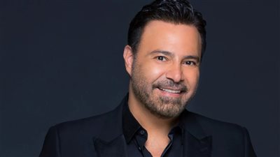 عاصي الحلاني يشدو للعندليب ويقدم أشهر أغنياته في حفل مهرجان الموسيقى العربية