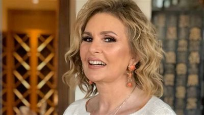 بإطلالة أنيقة.. تعرف علي سعر فستان يسرا في أحدث ظهور