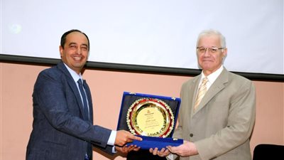 وزيرة التضامن تدشن برامج توعوية عن أضرار المخدرات 