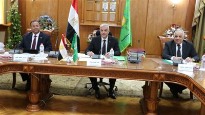 مبارك يرأس اللجنة المختصة بترشيح المتقدمين لوظيفة عميد كلية الطب بالمنوفية