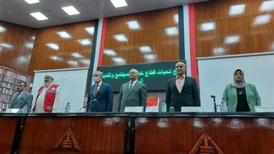 محافظ القليوبية ورئيس جامعة بنها يشهدان احتفالية إطلاق مبادرة يوم الوفاء لعمال النظافة 