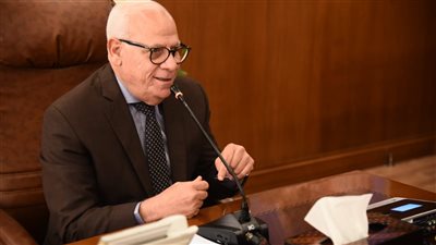 محافظ بورسعيد يناقش مقترحات وتعديلات المحاور المرورية