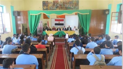 الداخلية توجه حملات بعدد من المدارس لتوعية النشء والشباب بمخاطر المخدرات