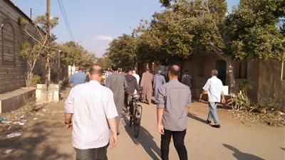 تشييع جثمان مدرس لقي مصرعه أثناء الشرح في مدرسة بشبرا (صور)