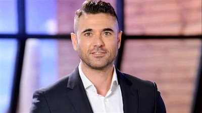 محامي الفنانة زينة يكشف دخل أحمد عز في 2022 (فيديو)