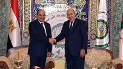 نشأت الديهي يكشف سر حفاوة الاستقبال للرئيس السيسي في الجزائر