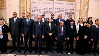 عاجل.. وزير الصناعة يعرض 140 فرصة استثمارية على رجال الأعمال القطريين 