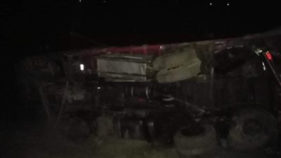 عاجل.. إصابة 4 أشخاص في حادث تصادم 4 سيارات بطريق الواحات البحرية 