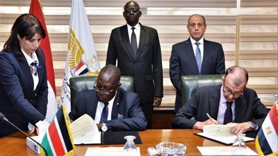 وزير الطيران المدنى يشهد توقيع مذكرة تفاهم مع طيران جنوب السودان 