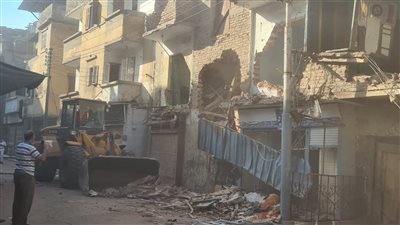 تشكيل لجان وصرف إعانات للمصابين في انهيار عقار نبروه 
