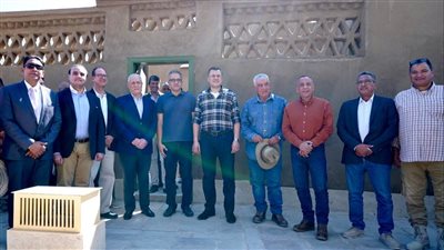 وزير السياحة ومحافظ الأقصر يفتتحان استراحة مُكتشف مقبرة الملك الذهبي