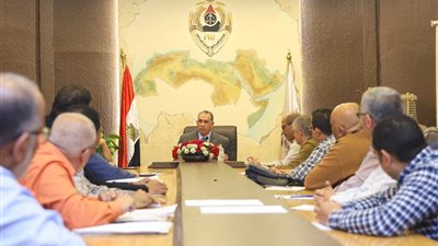 نقيب المحامين يتفقد مبنى النقابة العامة ويعقد اجتماعًا مع مديري الإدارات