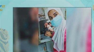 لم تعلم بحملها.. سيدة ذهبت إلى المستشفى تشتكي من القولون فوضعت طفلة (فيديو)