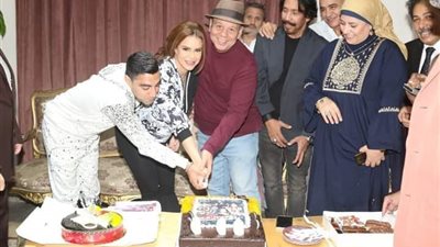 أسرة مسرحية 