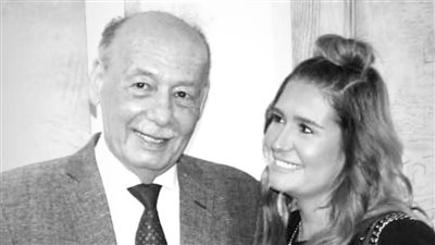 هنا شيحة تُهنئ والدها بعيد ميلاده.. 