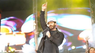 بهذه الطريقة.. تامر حسني يروج لأغنية 