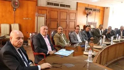 نائب رئيس جامعة المنوفية يعقد اجتماع مجالس الدراسات العليا والمكتبات