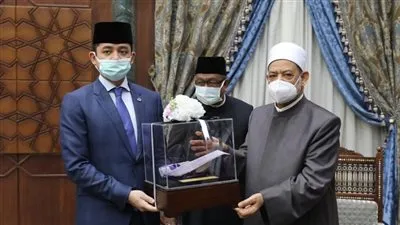 الإمام الأكبر يؤكد لولي عهد ولاية بهانج بماليزيا حرص الأزهر على تقديم كل الدعم للطلاب الوافدين