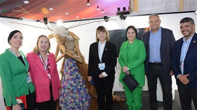 بالصور.. الوزراء وزوجات السفراء ومشاهير الفن التشكيلي في منتدى الفن الدولي بشرم الشيخ