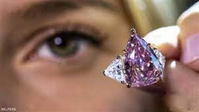 بيع ألماسة الكمثري مقابل 28.8 مليون دولار