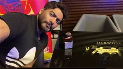 تامر حسني يدعم فتاة من جمهوره.. ماذا حدث؟ (صورة)