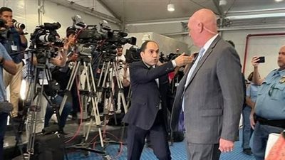 عزة مصطفى عن طرد النائب عمور درويش: المنظمات الحقوقية تكيل بمكيالين (فيديو)