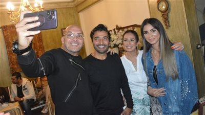  إيناس عزالدين ودومينيك مع نجوم الفن فى عيد ميلاد المؤلف هانى عبدالكريم (صور) 