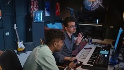 عفروتو يخوض تجربة الغناء على موسيقى أوركسترالية بتوقيع أحمد الموجي