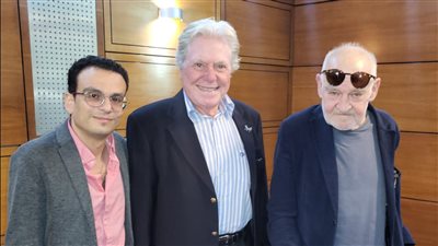 حسين فهمي وأمير رمسيس في استقبال المخرج الكبير بيلا تارا