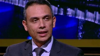 عاجل.. خبير اقتصادي يكشف موعد استقرار سعر الدولار