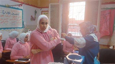 تطعيم ألفي طالب ضد الالتهاب الكبدي بالإسكندرية (صور)