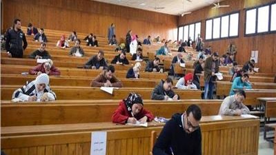 بدء امتحانات الميدتيرم وفقًا للقواعد التي أقرها الأعلي للجامعات 