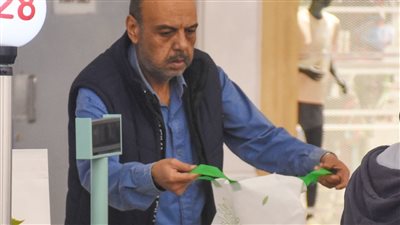 محافظ الإسكندرية: تكثيف حملات التوعية للحد من استخدام الأكياس البلاستيكية (صور)