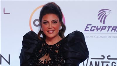 بالأسود.. ريهام حجاج تتألق في مهرجان القاهرة السينمائي الدولي 