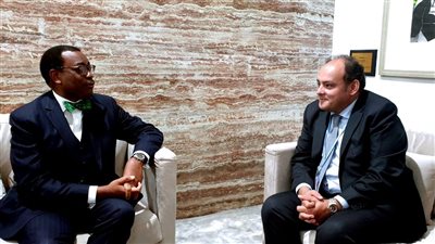 وزير الصناعة: استغلال البرامج التمويلية للبنك الأفريقي لتطوير عدة قطاعات بمصر