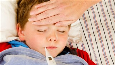 طبيب يوجه مناشدة عاجلة بسبب دور البرد المنتشر (فيديو)