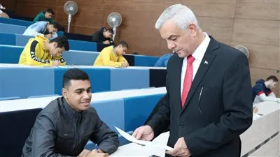 رئيس جامعة المنوفية يتفقد امتحانات منتصف الفصل الدراسى الأول بالجامعة الأهلية 