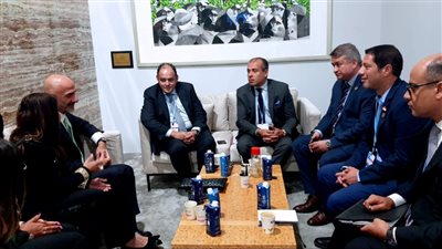 قمة المناخ| وزير الصناعة يبحث مع شركة 