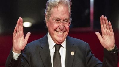 حسين فهمى: سيتم ترميم فيلمين كل عام من أعمال السينما المصرية العريقة