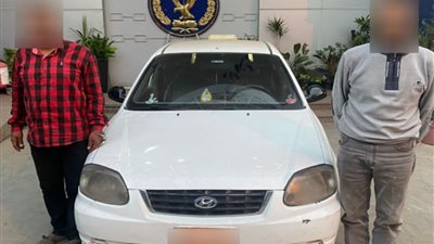 ضبط شخصان بالقاهرة لقيامهما بسرقة مبلغ مالى من داخل سيارة 
