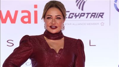 ليلى علوي تتألق في اليوم الثاني من فاعليات مهرجان القاهرة السينمائي 