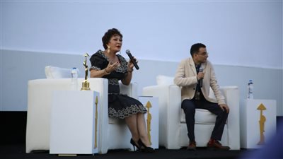 لبلبة تحسم موقفها من تقديم السيرة الذاتية الخاصة بها