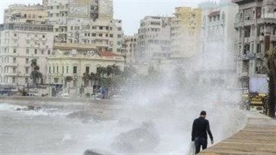 ماذا تعرف عن نوة المكنسة التي تضرب الإسكندرية؟