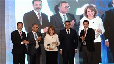 تكريم جامعة المنصورة بالمؤتمر الدولى الأول للجمعية المصرية لزراعة الكبد