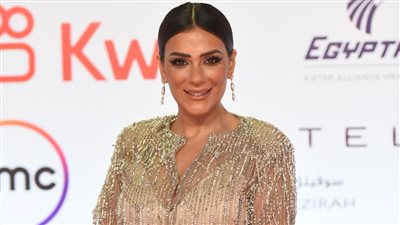 أحدث ظهور لإنجي المقدم بالذهبي من مهرجان القاهرة السينمائي الدولي