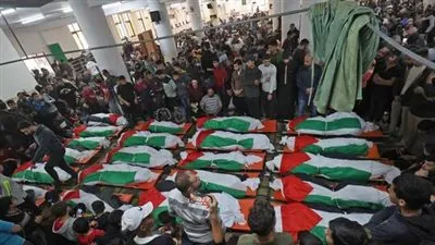 حشود غفيرة تشيع ضحايا حريق مخيم جباليا في غزة 